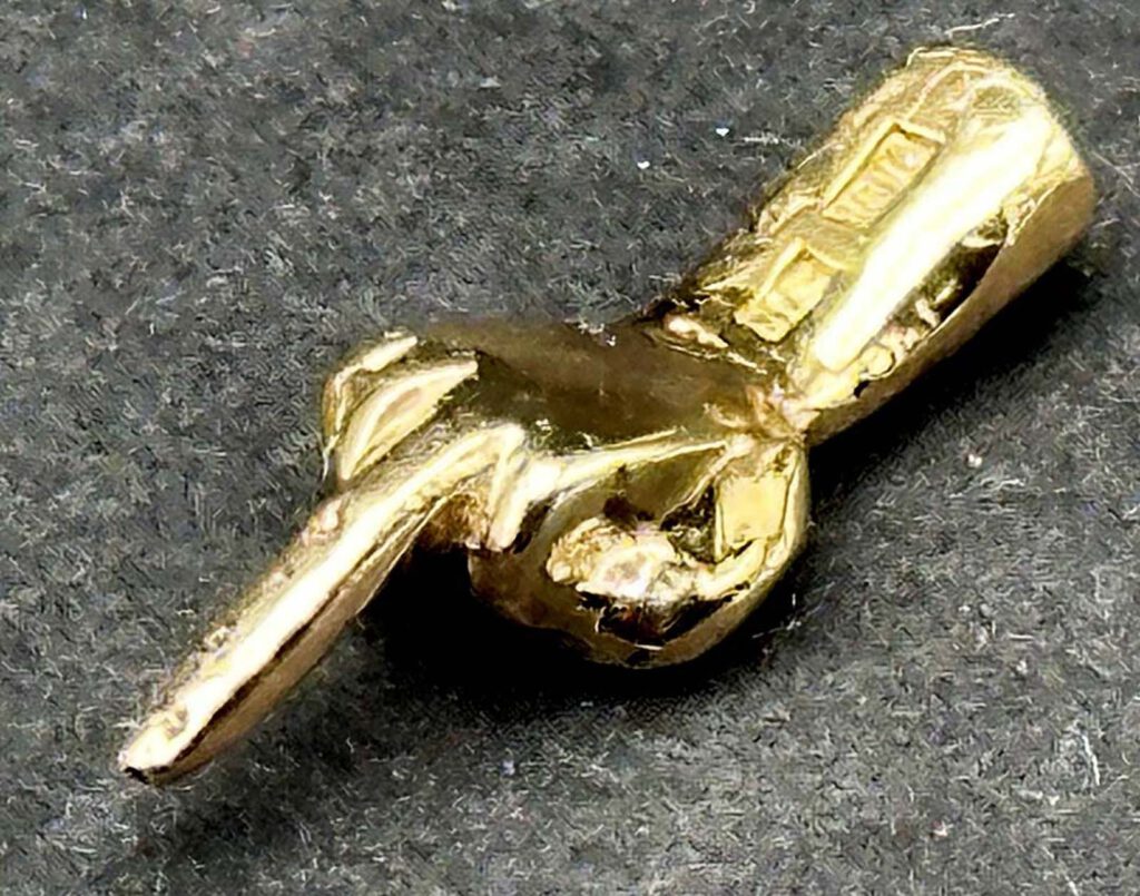 Just Wanted to tell Ekaterina Sisfontes object 18k gold 3,5 gr